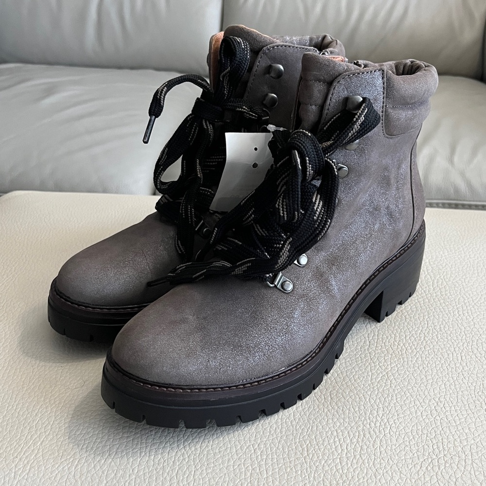 NWOB -Gentle Soul By Kenneth Cole Brooklyn Women’s Combat Boot -US 8.5 / EU 39.5